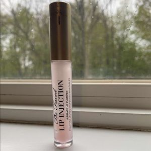 *never used* too faced lip plumping gloss